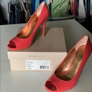 Pink patent BCBG - Dion peep toe pumps!
